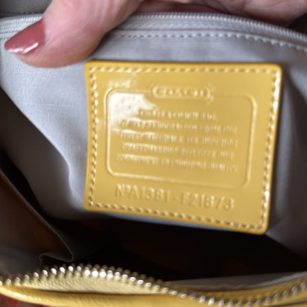 New Coach Yellow Shoulder Bag Never Used - Picture 8 of 14